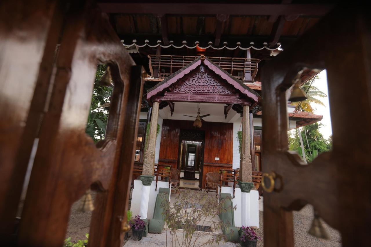 Mountde Kumarakom Exterior photo